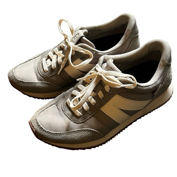 Kizik Milan Gray and White Women's Sneakers - Picture 3 of 6